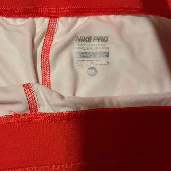 Nike Vibrant Pink and White Geometric Leggings - Picture 2 of 3